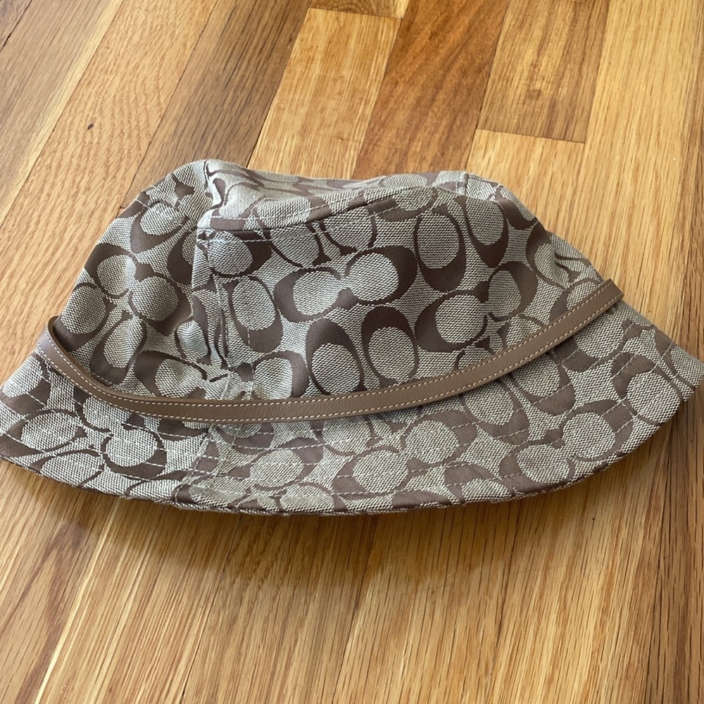 Coach Women’s Tan Logo Bucket Hat OS - Picture 4 of 8